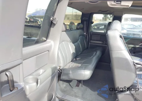 2001 Chevrolet Silverado 1500 Lt из США, поврежденный, VIN 1GCEC19TX1Z209498